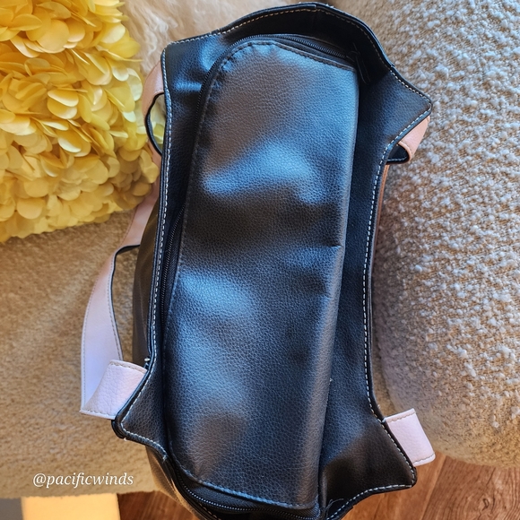 NWOT FAUX LEATHER BLACK & PINK MARY KAY FULL ZIPPER TOP BAG - Picture 4 of 10